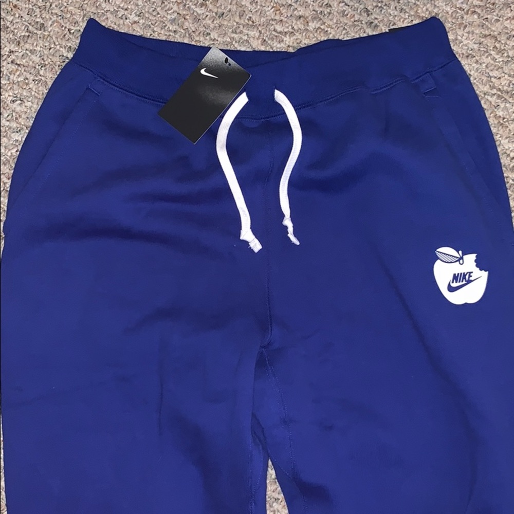 NWT NIKE JOGGERS